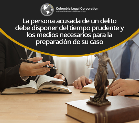Abogado de Defensa en Bogot Asesorando a Cliente